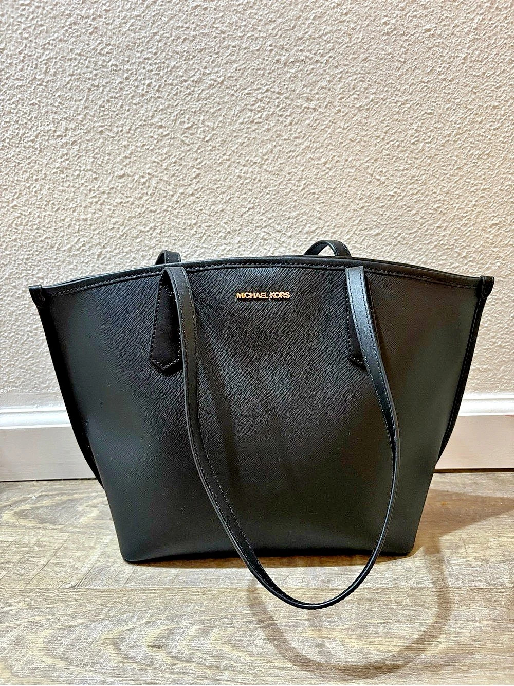 Michael Kors Jane Black Large Tote Shoulder Bag Gold Hardware
